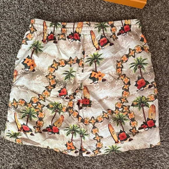 Louis Vuitton Beige Tropical surf Swim Shorts with Orange mediums worn 1 time - Picture 8 of 8